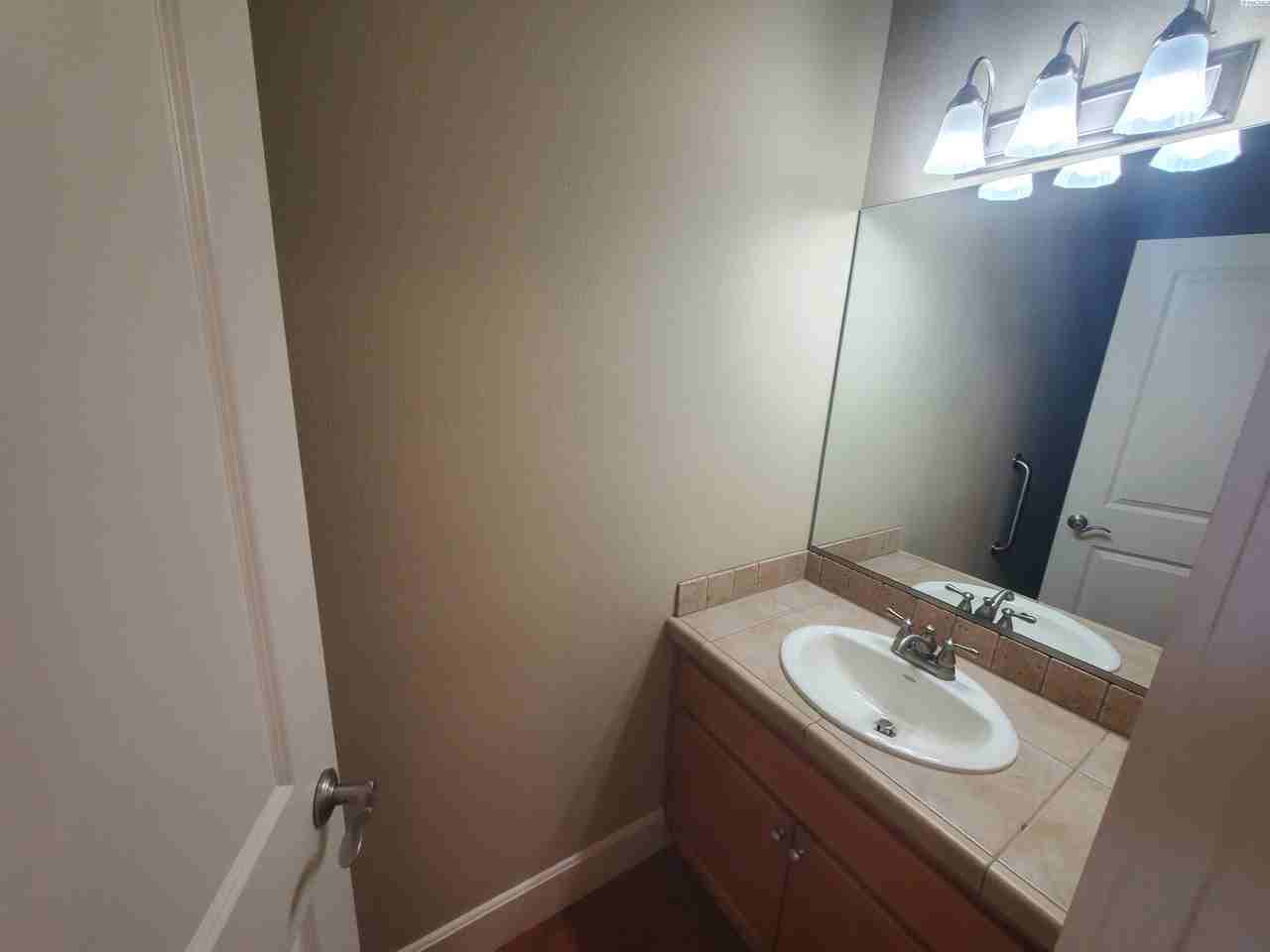 495 Columbia Point Dr - Photo 5 of 27