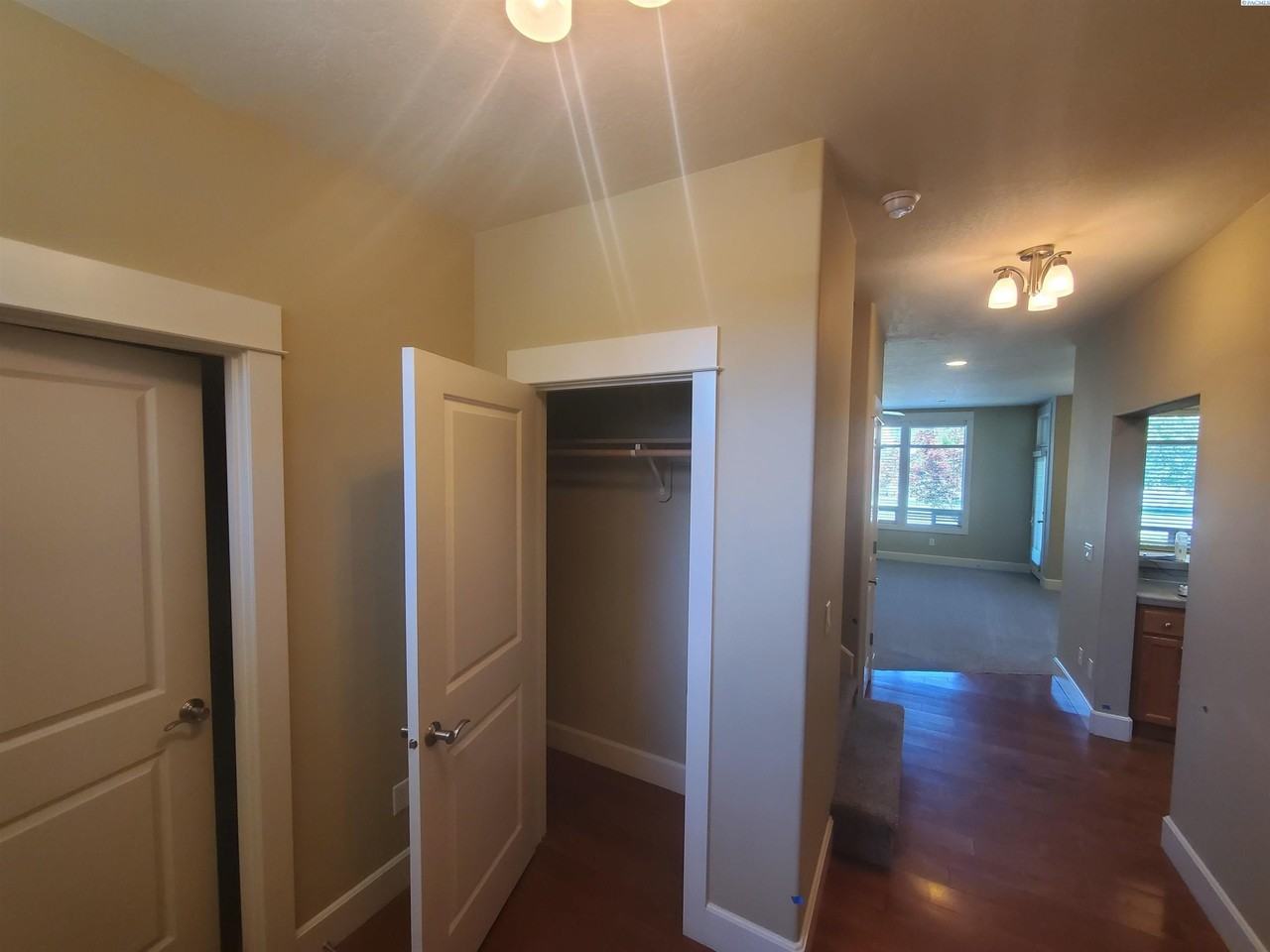 495 Columbia Point Dr - Photo 7 of 27