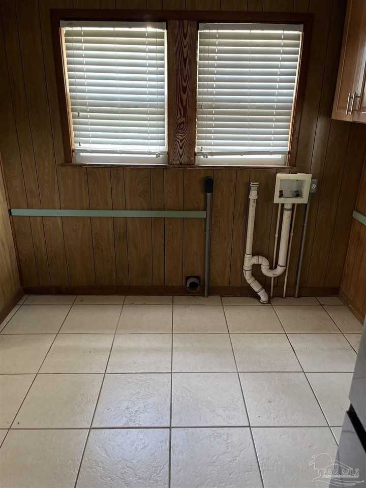 307 E La Rua St - Photo 6 of 11