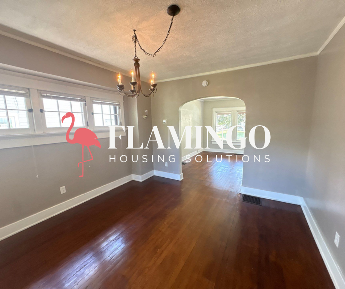 317 Fernwood Ave - Photo 5 of 17