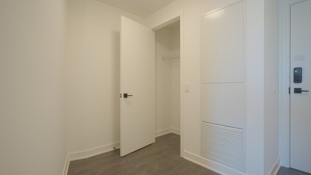 1185 Galleria Iii #719 - Photo 4 of 34