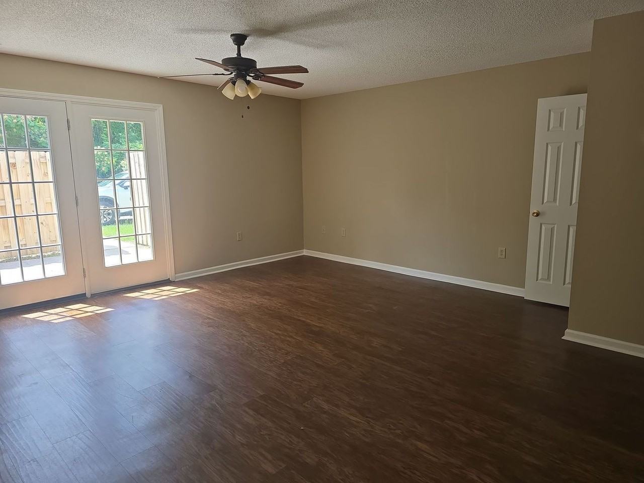 9810A Whitefield Ave - Photo 2 of 13