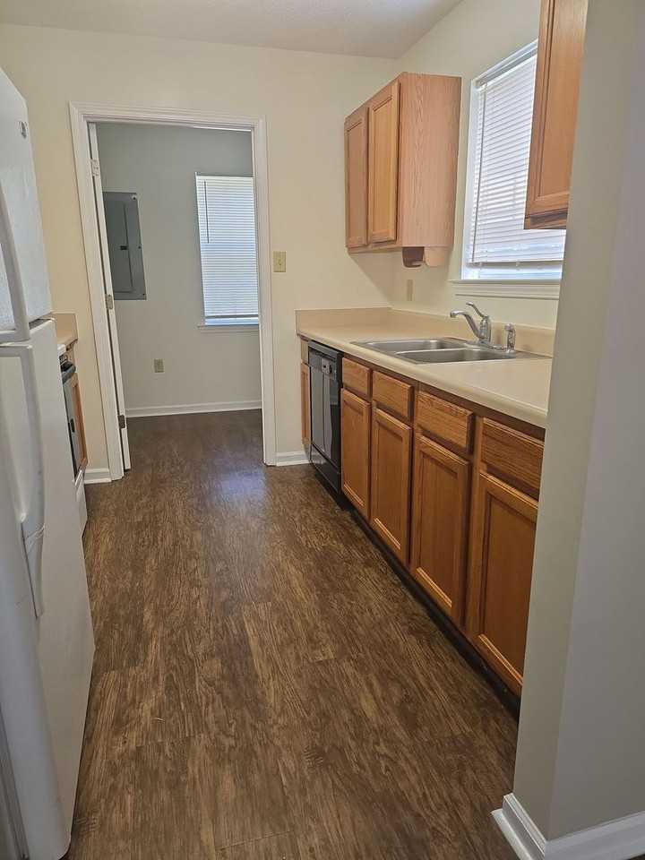 9810A Whitefield Ave - Photo 4 of 13