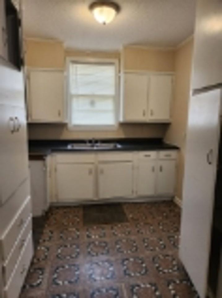 3936 Dalton St - Photo 3 of 8