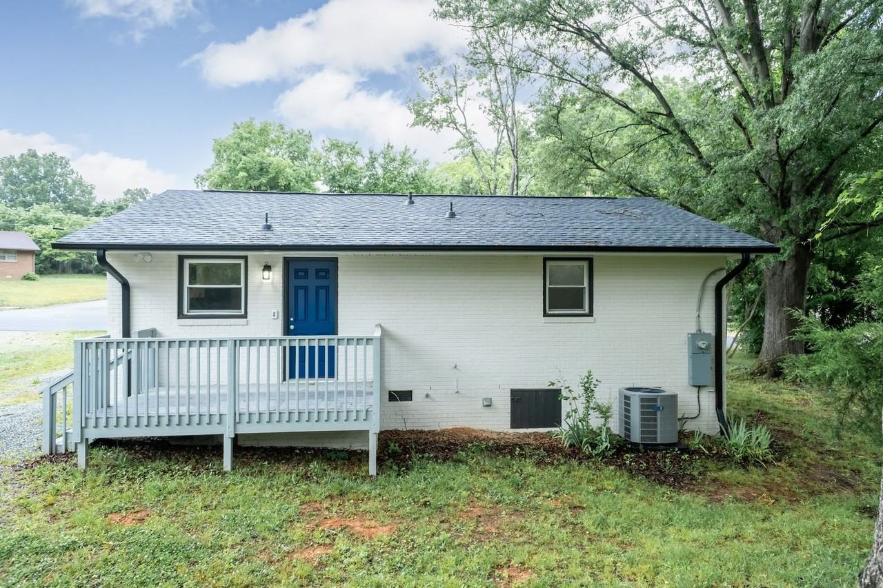 1322 Elm St - Photo 5 of 21