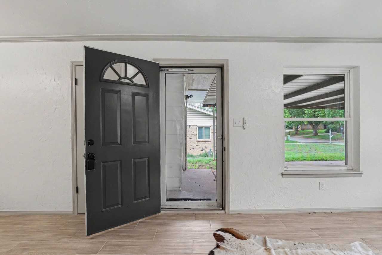 1715 Edgewood Dr - Photo 6 of 30