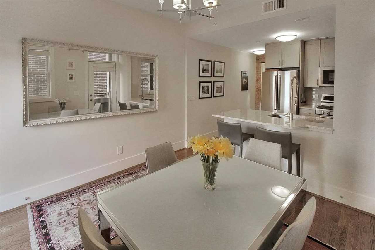 1517 Elm St - Photo 3 of 34