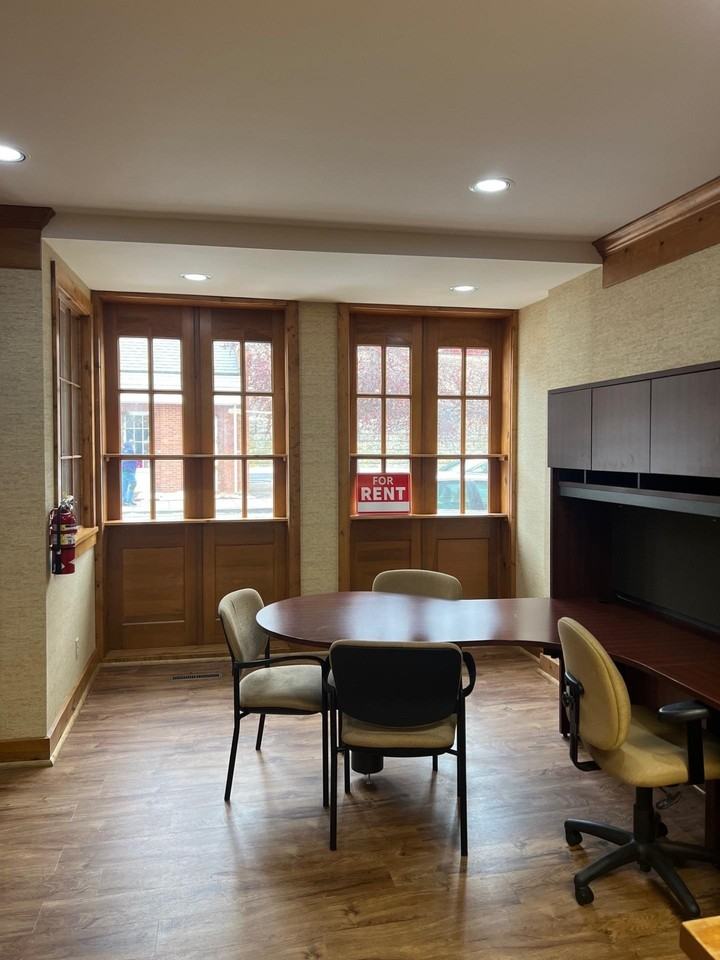 412 S Main St - Photo 5 of 12