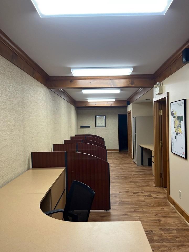 412 S Main St - Photo 6 of 12