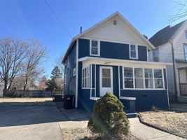 featured image of 1027 S Chicago Ave
