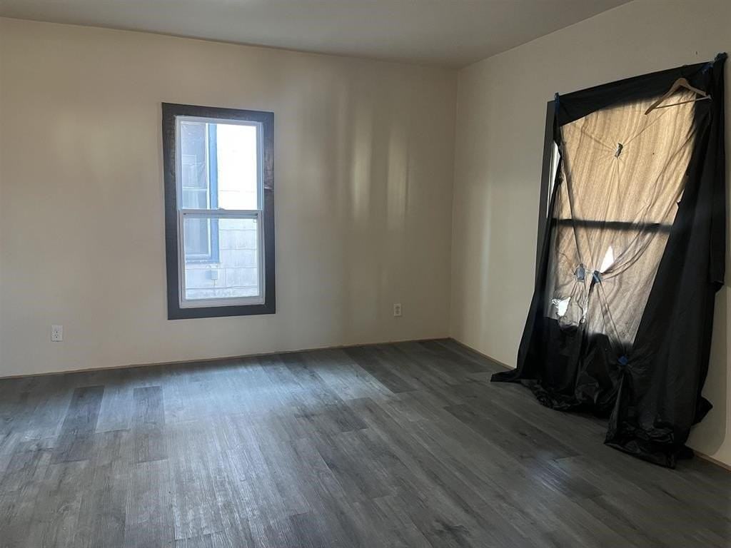1027 S Chicago Ave - Photo 4 of 11