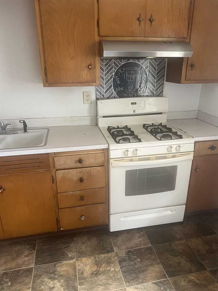 2221 7th Ave - Photo 3 of 8