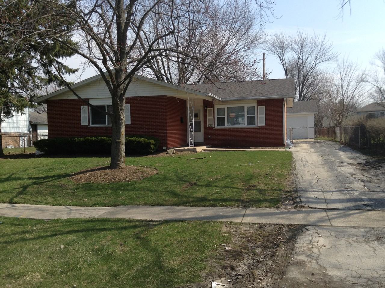 1003 Mildred Ln - Photo 2 of 12