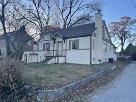 featured image of 1953 Woodland Ave