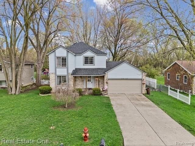 2931 Wisconsin Rd - Photo 2 of 49
