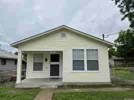 featured image of 226 E Malone Ave