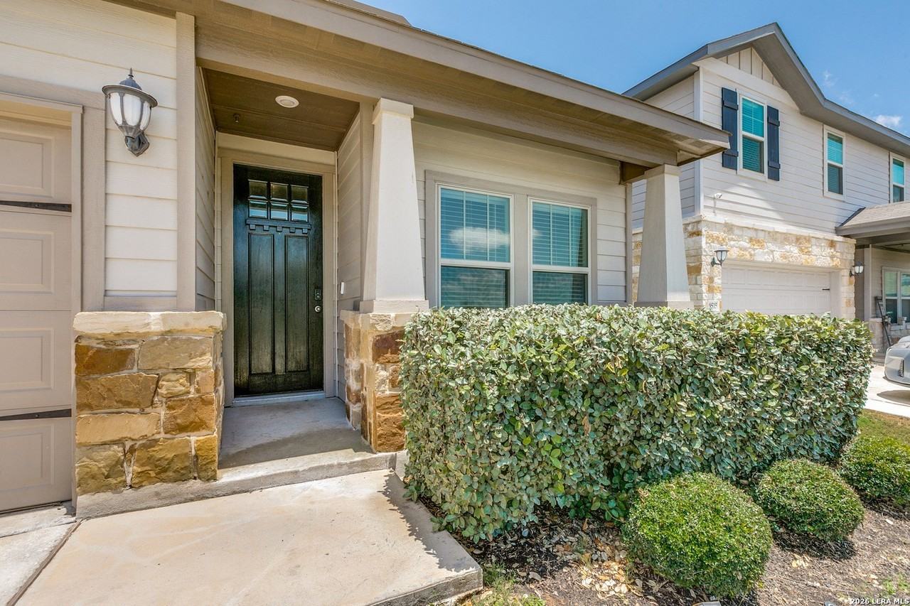 9511 Bonito Falls Dr - Photo 3 of 33