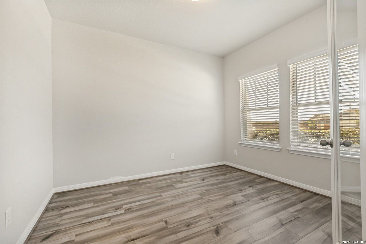 9511 Bonito Falls Dr - Photo 6 of 33