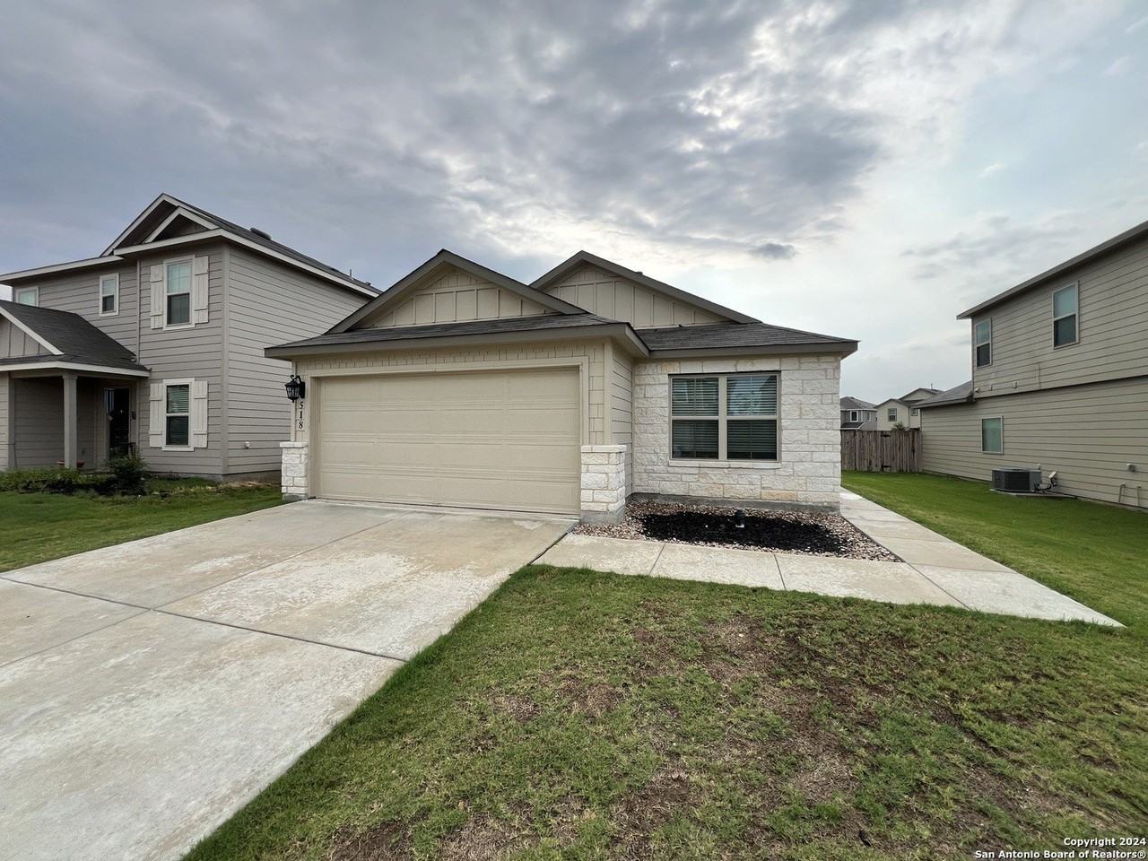 518 Wild Olive Way - Photo 2 of 30