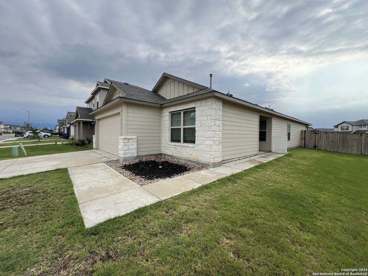 518 Wild Olive Way - Photo 3 of 30