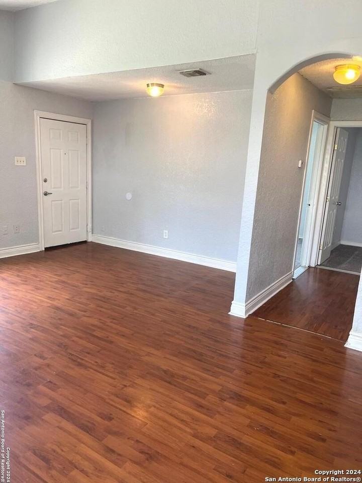 315 Jesse Ave - Photo 6 of 25