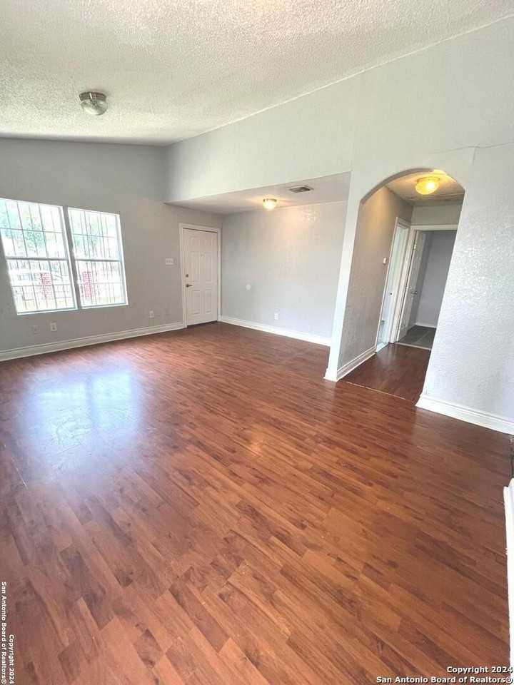 315 Jesse Ave - Photo 7 of 25