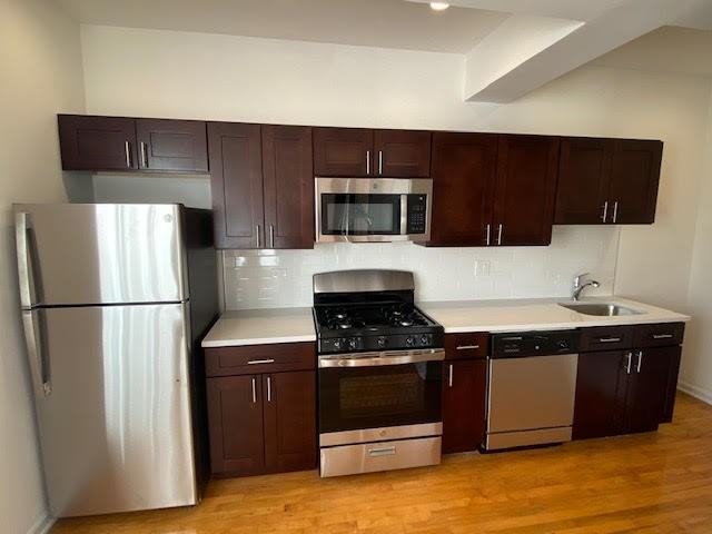1555 North Mohawk Street #3C - Photo 2 of 11