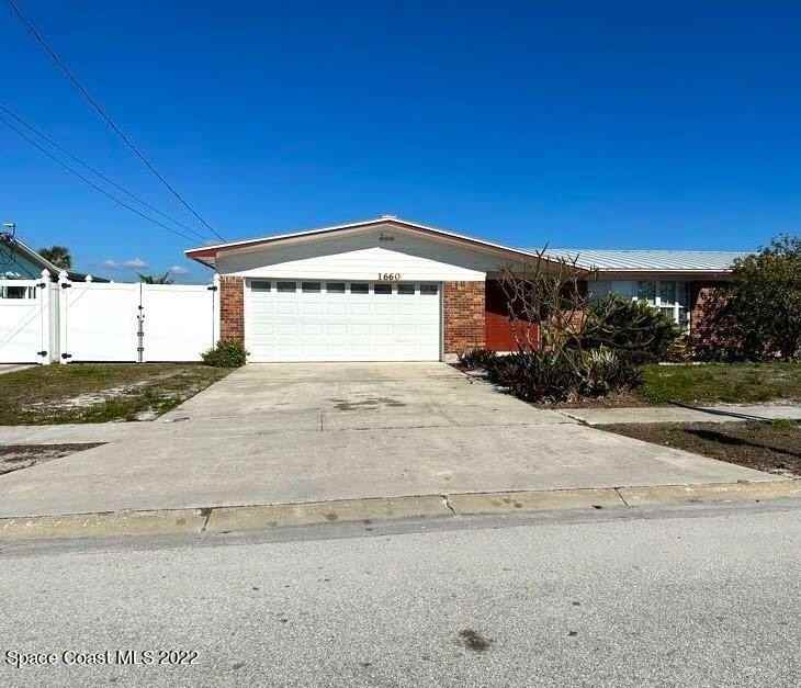 1660 Neptune Dr - Photo 2 of 27