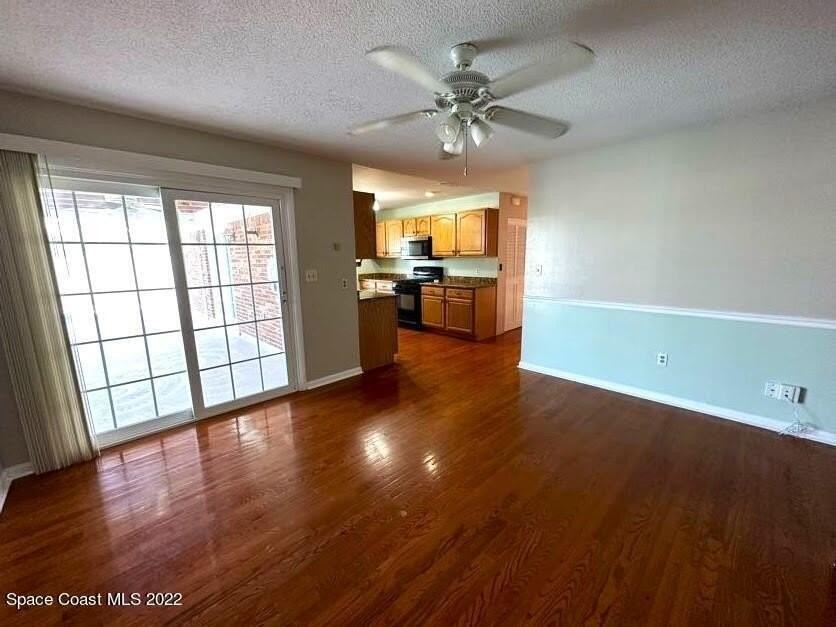 1660 Neptune Dr - Photo 6 of 27