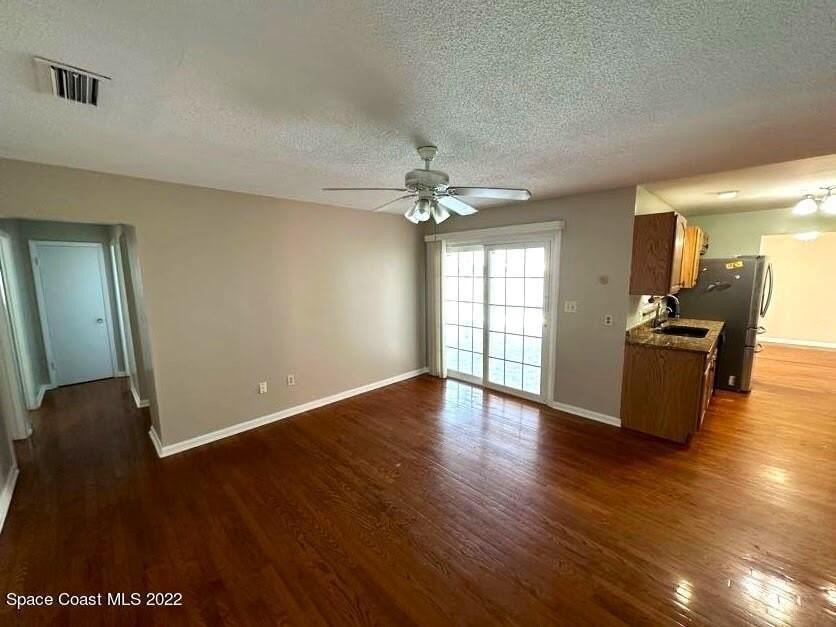 1660 Neptune Dr - Photo 7 of 27