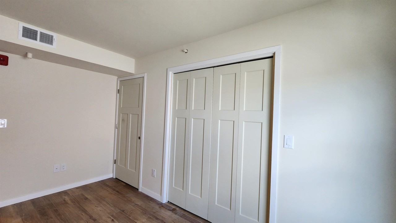 908 E Gorham St #2 - Photo 6 of 18