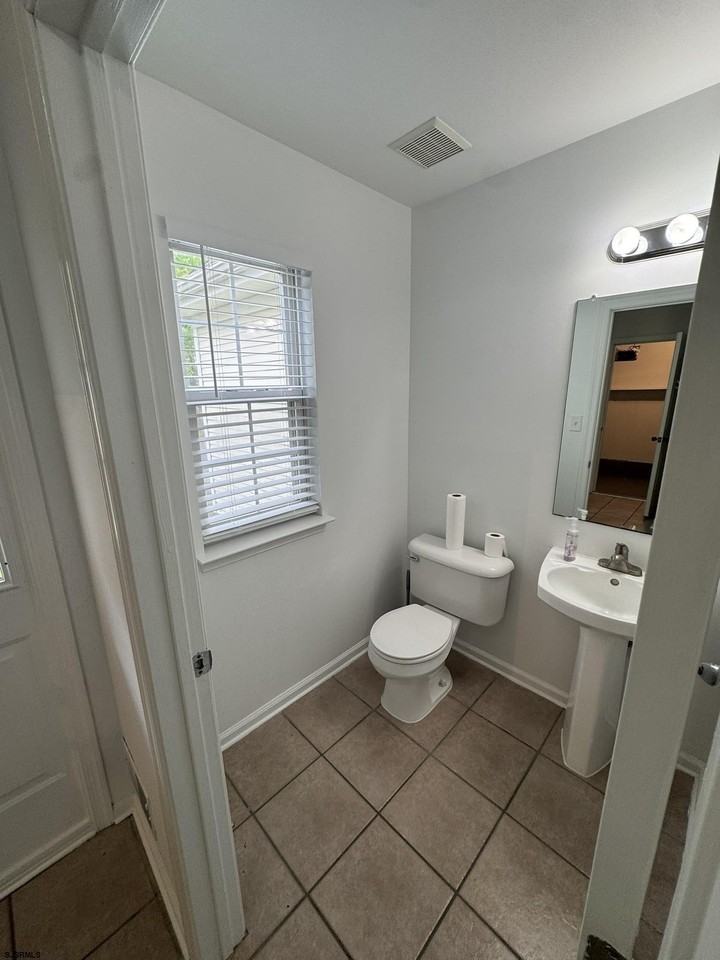 10 Starboard Ct #10 - Photo 5 of 32