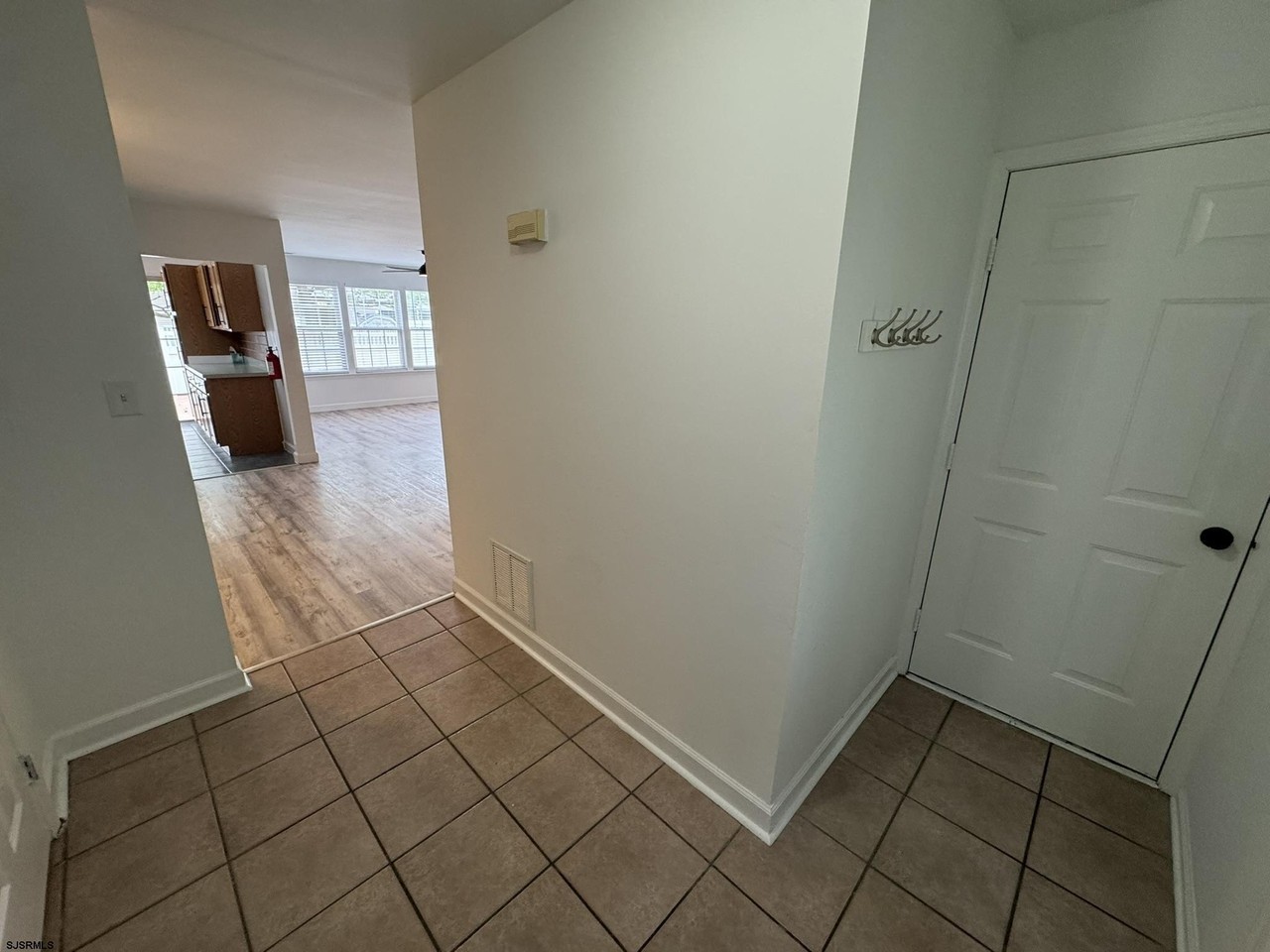 10 Starboard Ct #10 - Photo 6 of 32