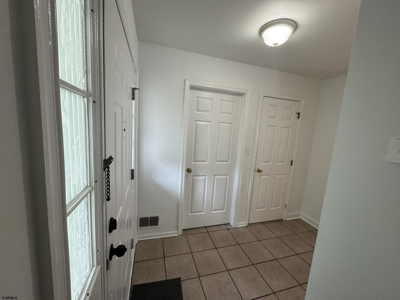 10 Starboard Ct #10 - Photo 7 of 32