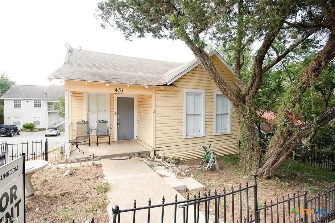 431 Lindsey St - Photo 2 of 10