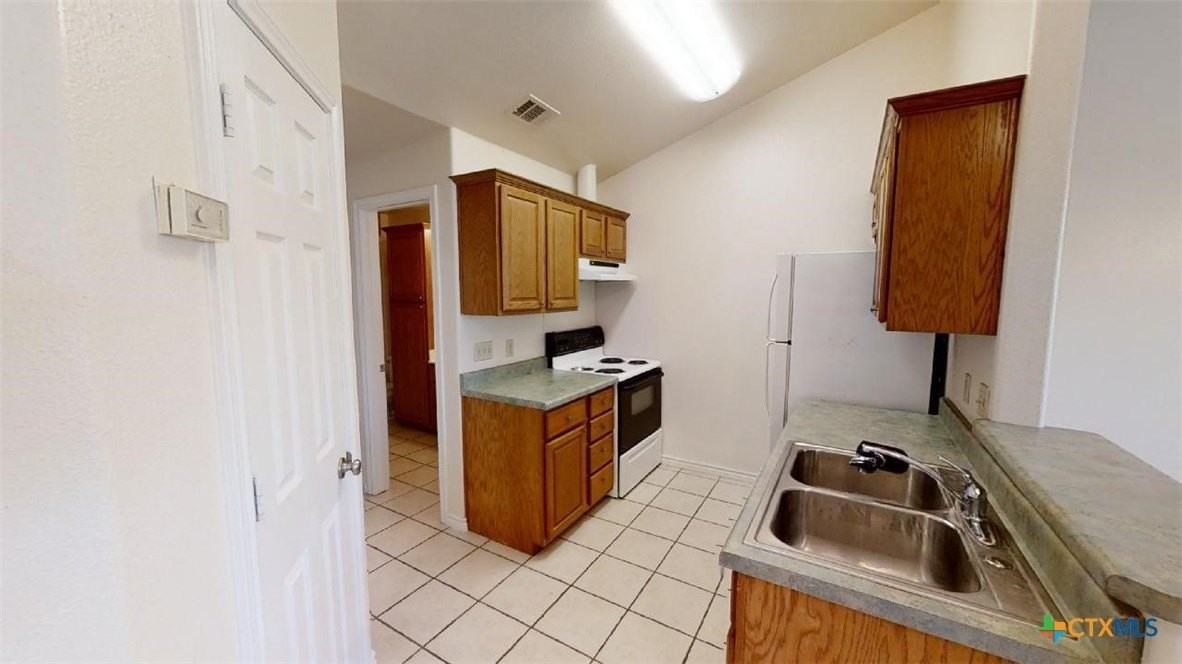 412 Burleson St #121 - Photo 5 of 11