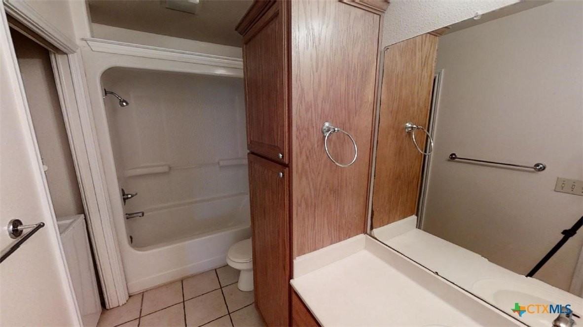 412 Burleson St #121 - Photo 7 of 11