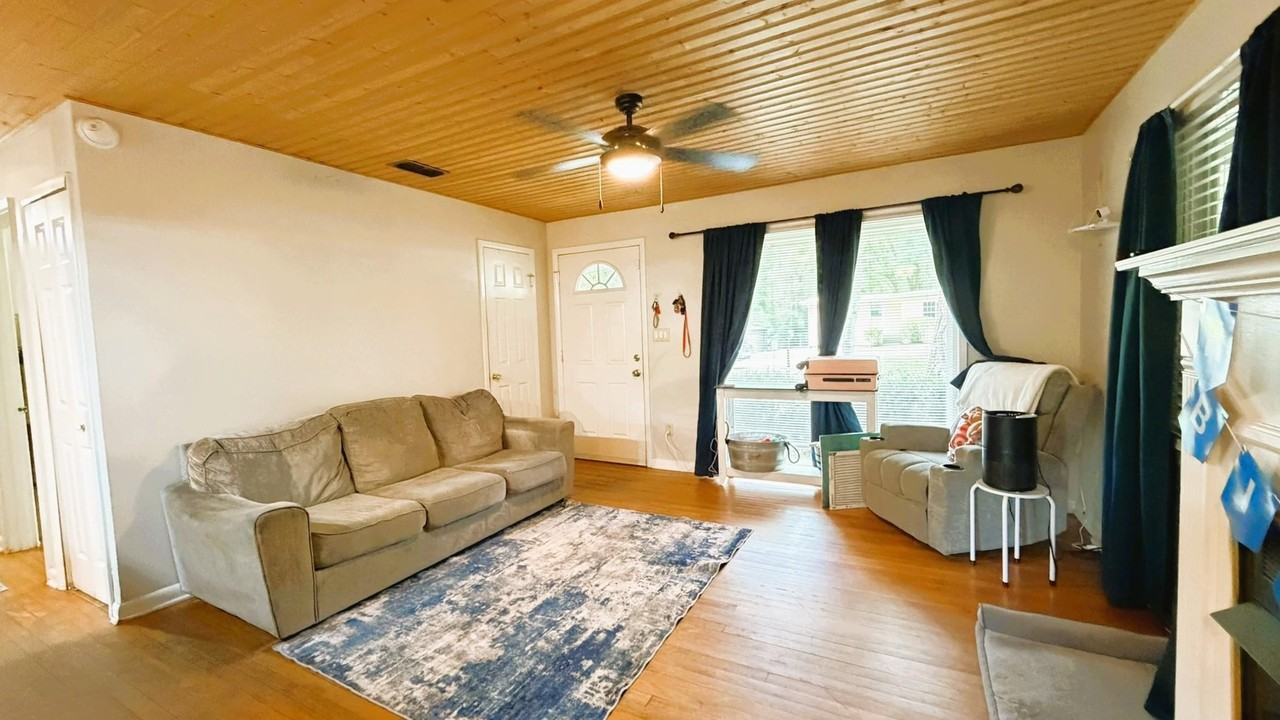 1626 Mayhew St - Photo 6 of 19