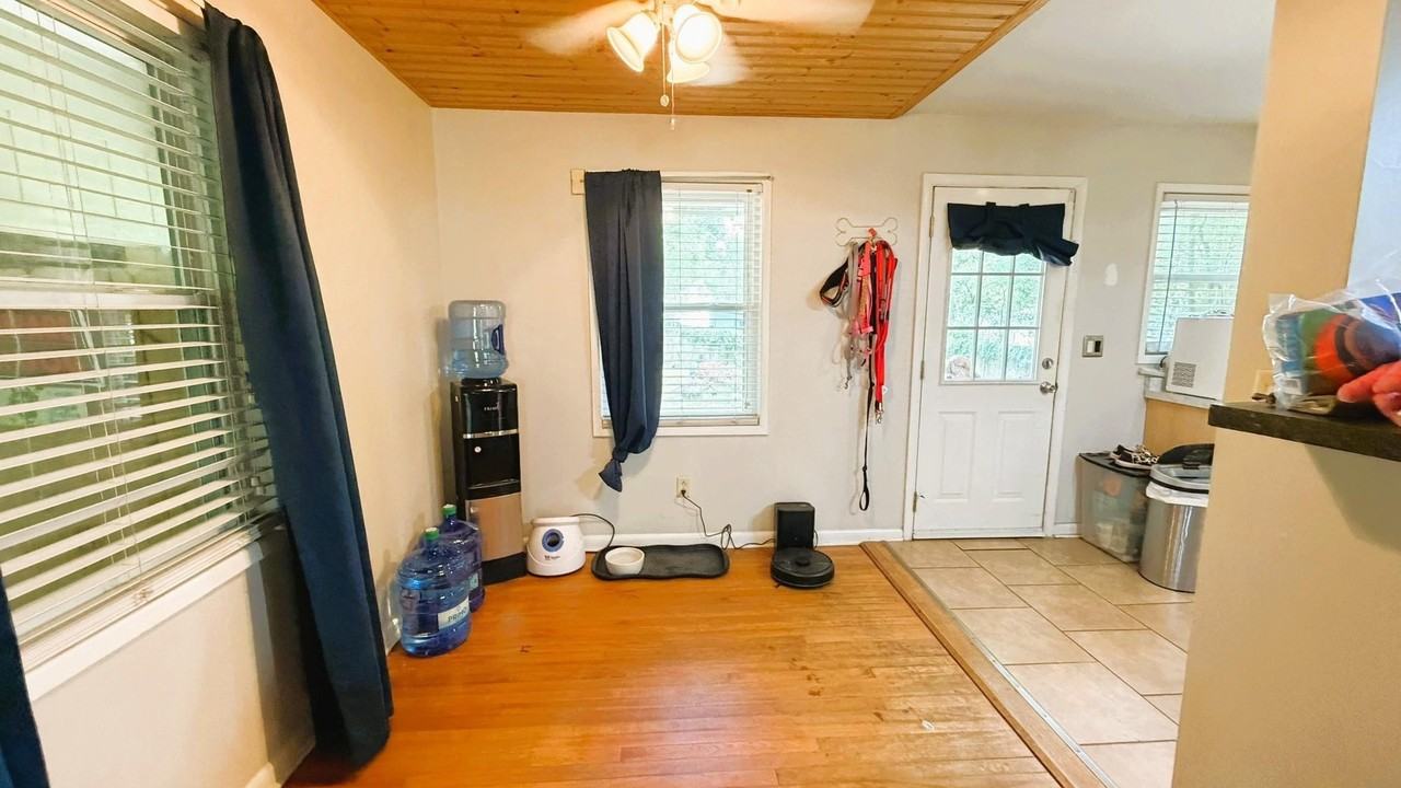 1626 Mayhew St - Photo 7 of 19