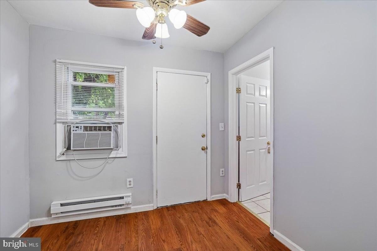 4605 Georgia Ave Nw - Photo 6 of 38