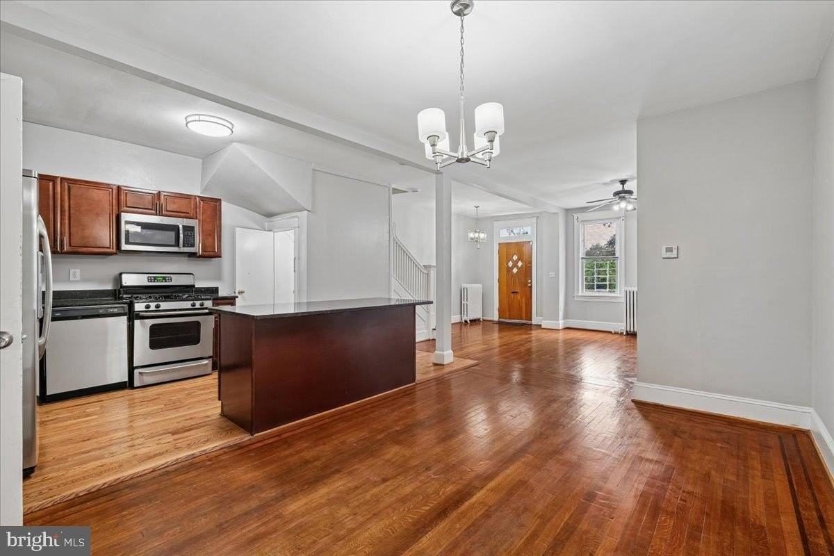 4605 Georgia Ave Nw - Photo 7 of 38