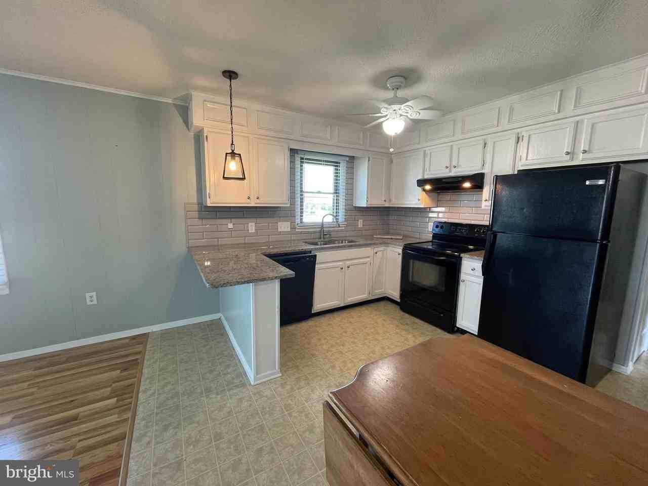 34515 Bushnell Ct #11 - Photo 3 of 13