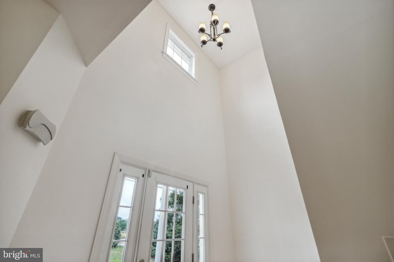 9818 Lyons Mill Rd - Photo 6 of 44
