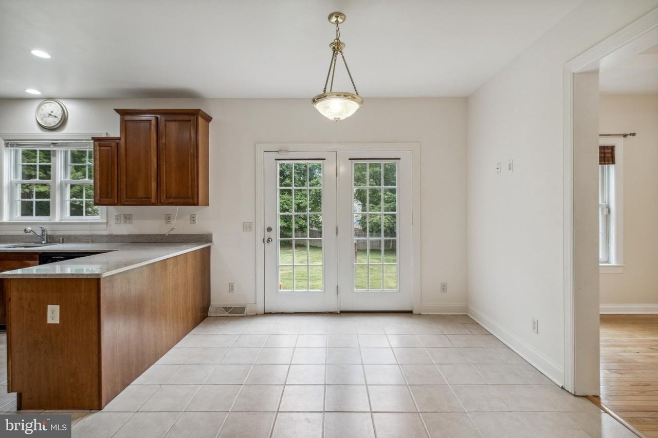 9818 Lyons Mill Rd - Photo 7 of 44
