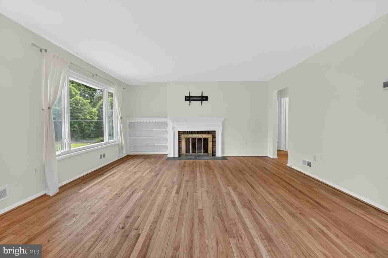 3129 Homewood Pkwy - Photo 7 of 24