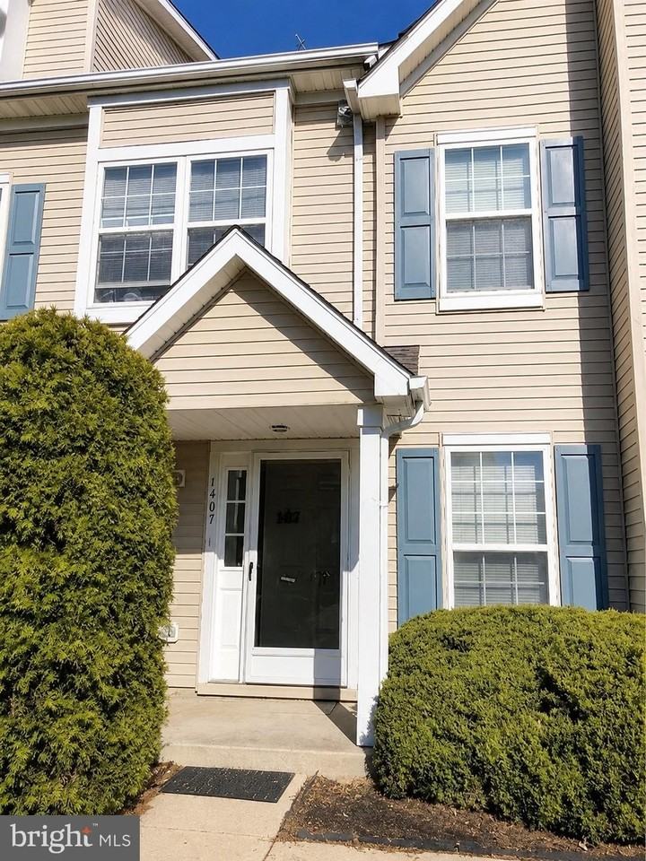 1407 Wharton Rd - Photo 2 of 10
