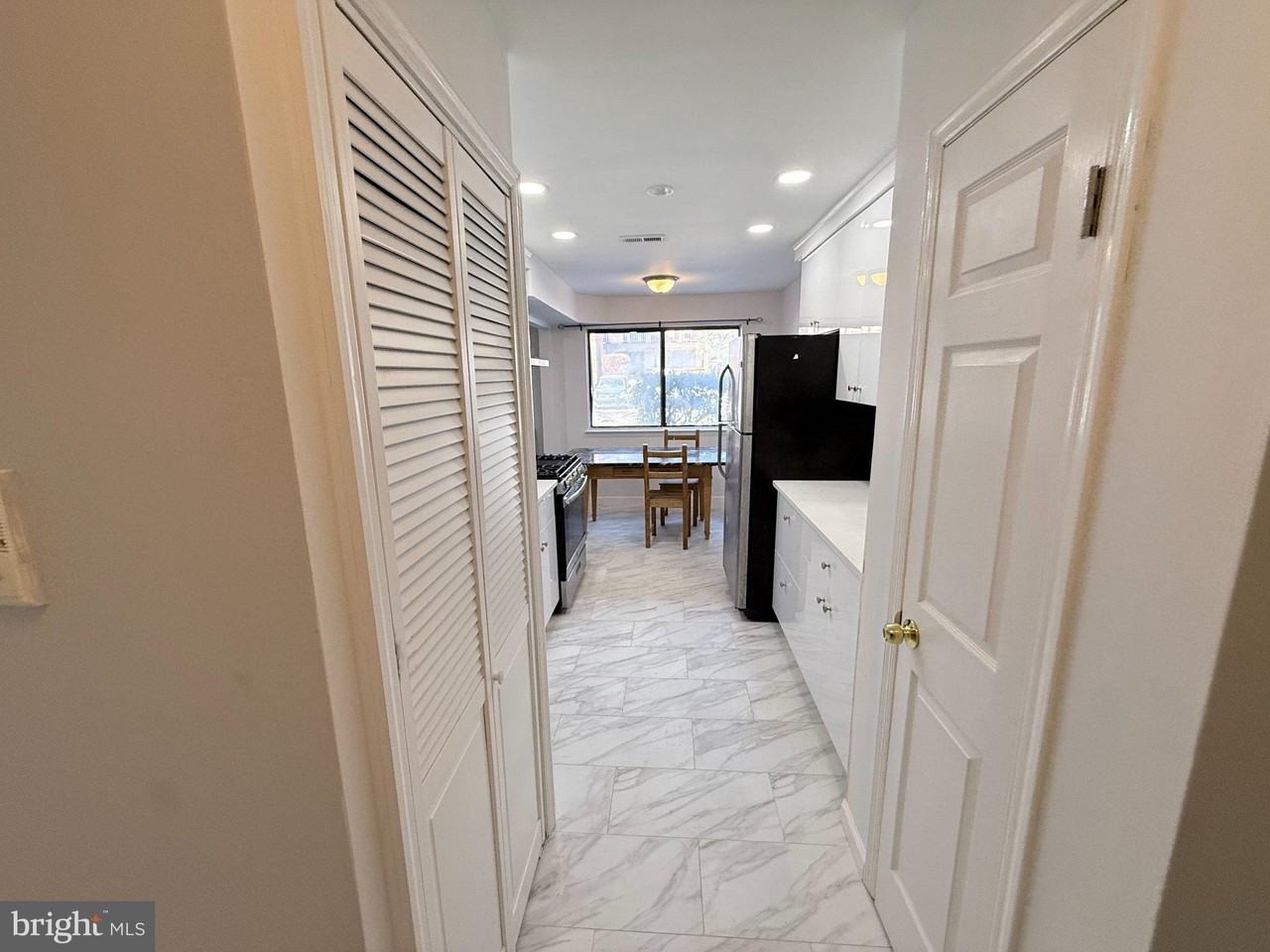 513 Edison Glen Ter - Photo 4 of 11