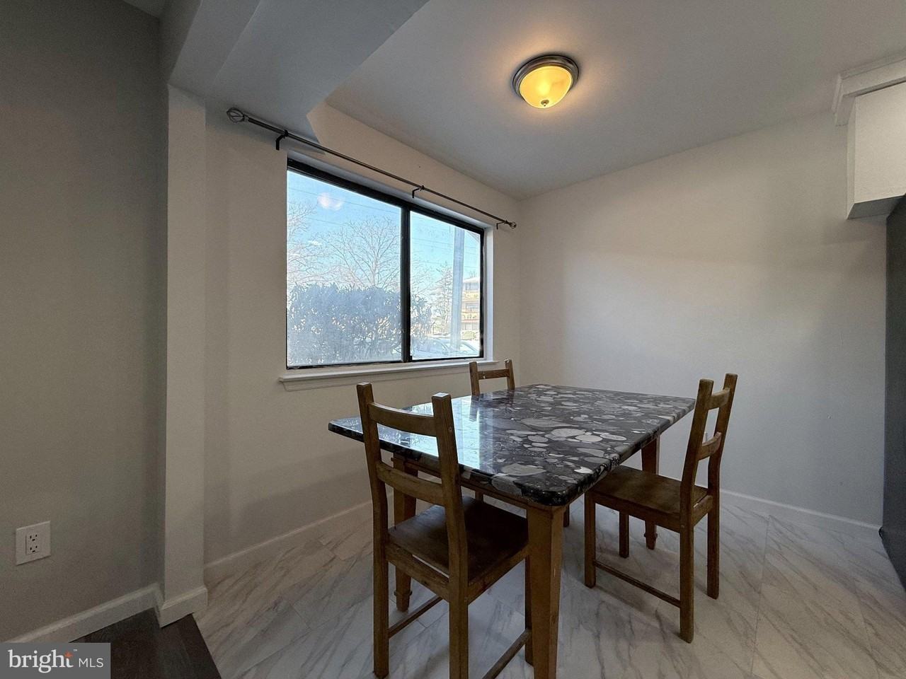 513 Edison Glen Ter - Photo 7 of 11