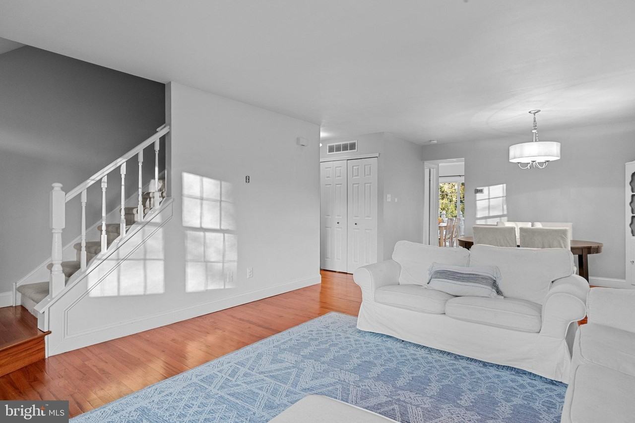 23 Violet Ln - Photo 5 of 30