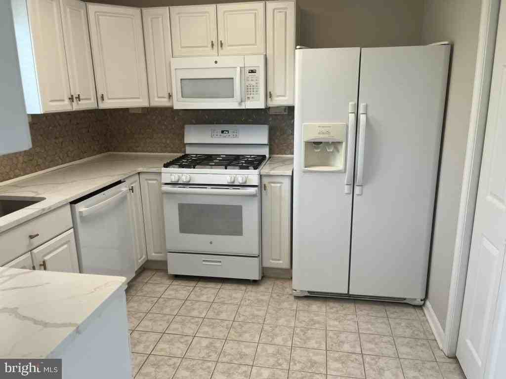 11C Reese Ave - Photo 3 of 25